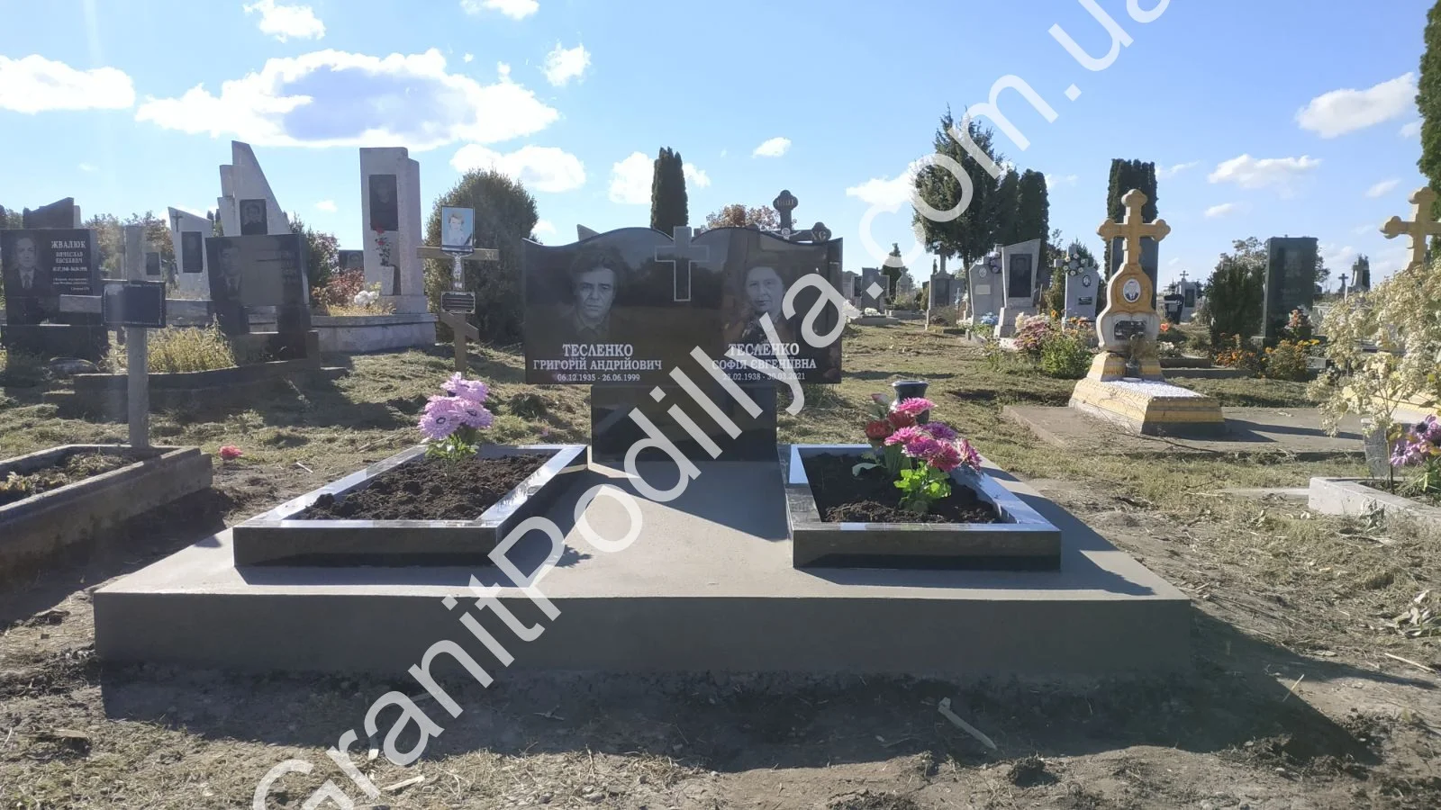 Подвійний пам'ятник з граніту - Кам'янець-Подільський | GranitPodillya